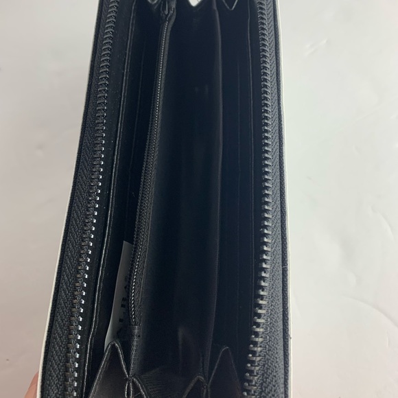 NEW Geometric Checker Print Faux Single Zip Wallet - Picture 4 of 4